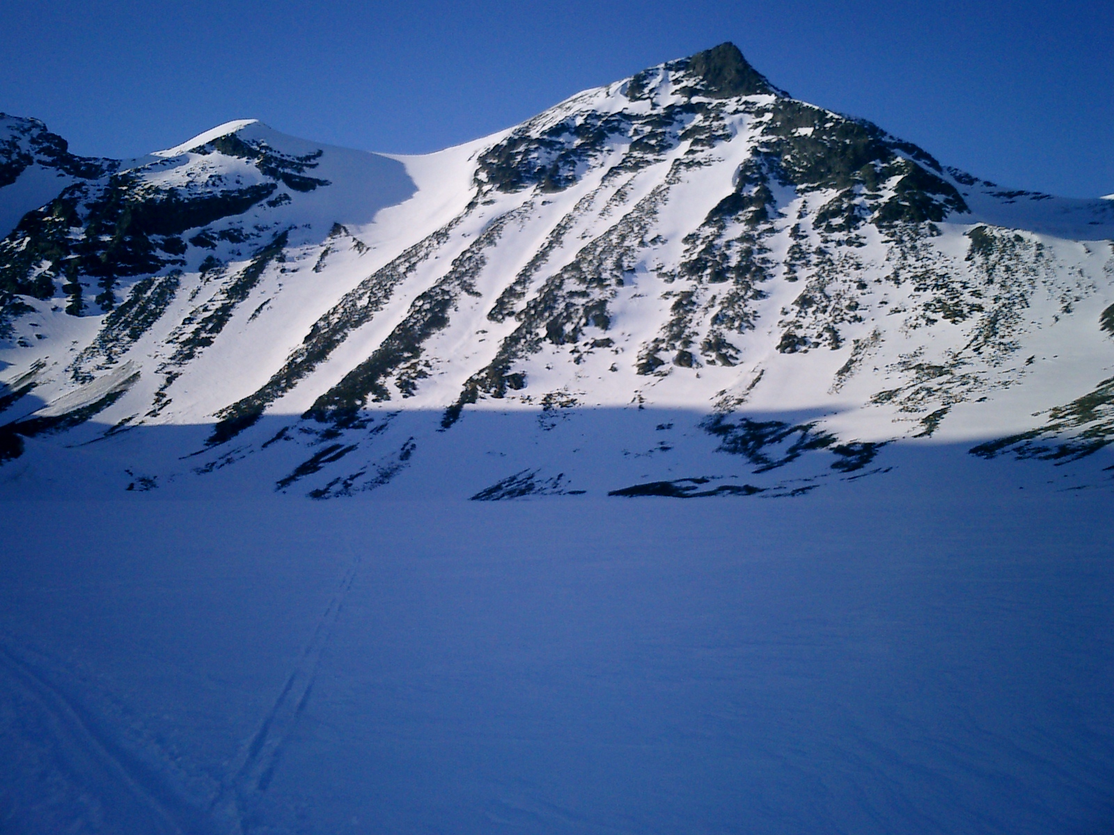 Klassinska linjer p Kaskasatjokka, Kebnekaise.     Foto: Andreas Bengtsson