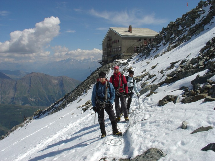 Magnus, Eva och Andreas vid Rifugio Torino.  