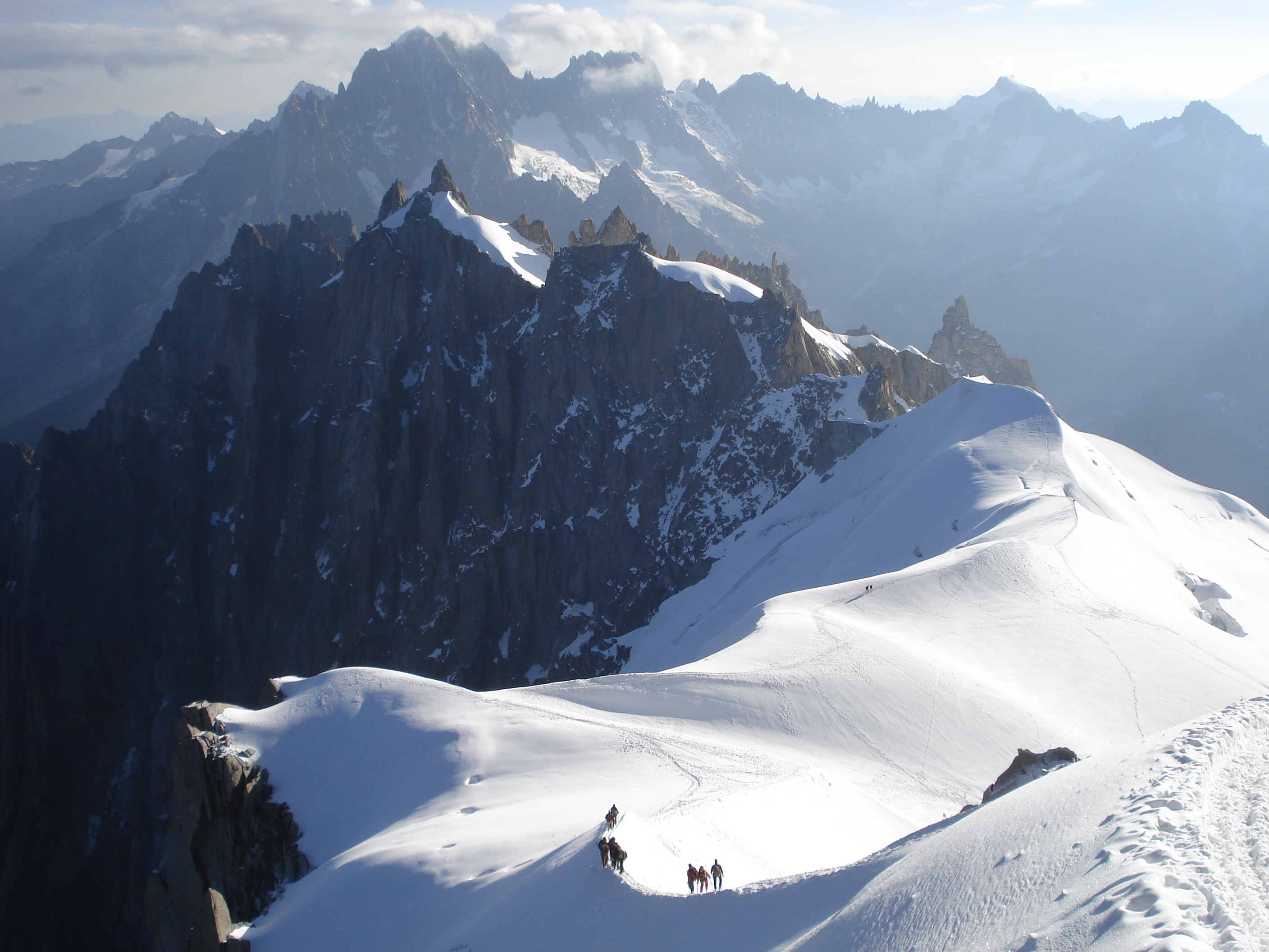 The ridge from the lift on Aiguille du Midi.     Photo: Andreas Bengtsson