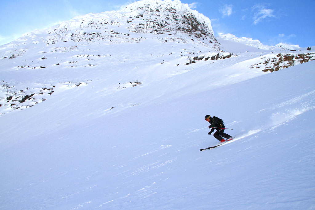 Vxlande vder men helt ok sn p premirhelgen. Heliskiing Riksgrnsen, 19 Mars 2011  Foto: Andreas Bengtsson