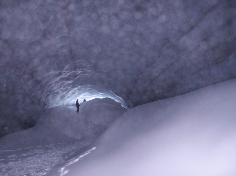 In the glacier. 8 April 2011 Photo: Magnus Strand