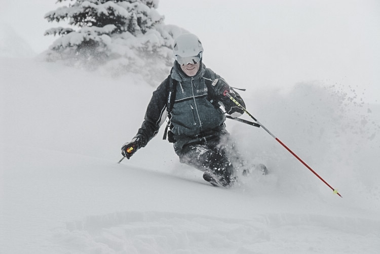 Jonas on the first warm up run of the day in St Luc, Switzerland, Best skiing at the moment week 12 - 2007. Photo: Andreas Bengtsson