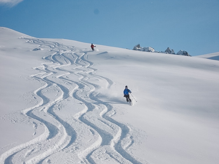 Karin and Daniel painting lines in St Luc. Best skiing at the moment week 4 - 2007 Photo: Andreas Bengtsson