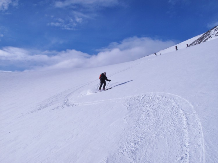 Skiing down from Kebenekaise via Jökelbäcken. 7 April 2011 Photo: Magnus Strand