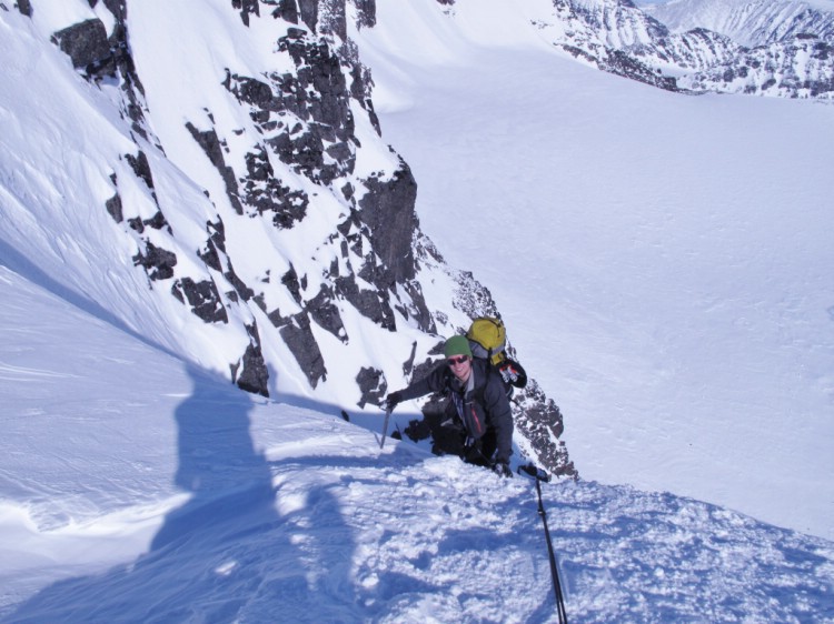 Coming up östra leden. Ski touring Kebnekaise 7 April 2011 Photo: Magnus Strand