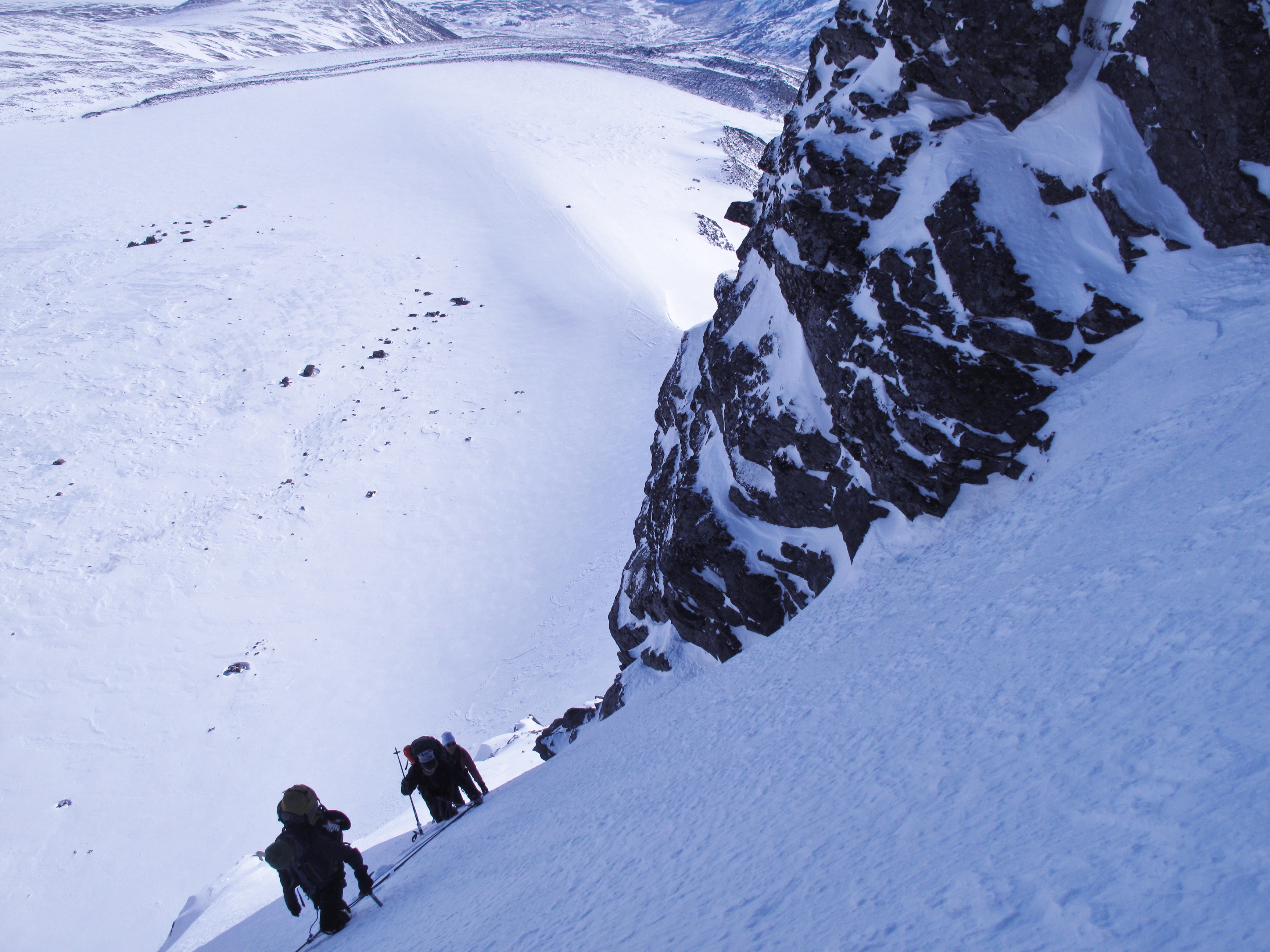 Coming up stra leden. Ski touring Kebnekaise 7 April 2011 Photo: Magnus Strand