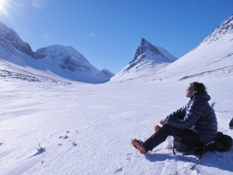 A nice rest on the way back to the Nallo hut. Ski touring Kebnekaise 5 April 2011 Photo: Magnus Strand