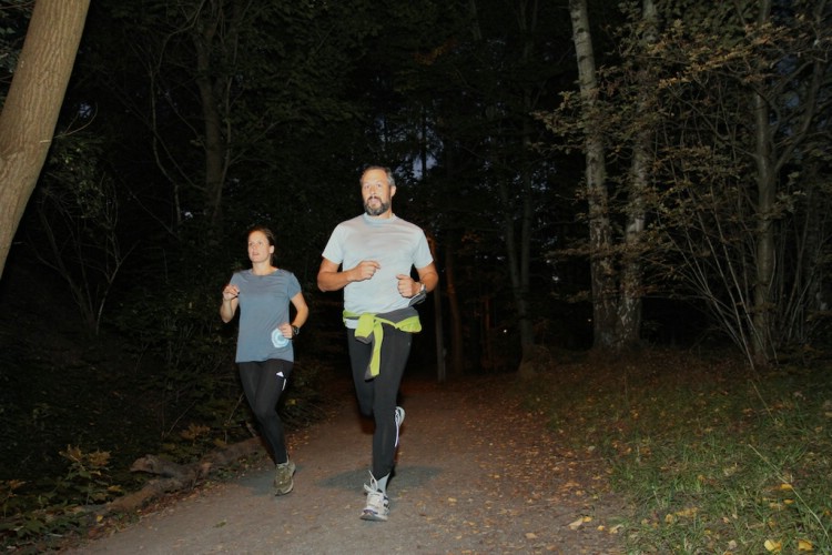 Johan är inte bara skidåkare... tätt jagad av Johanna! Foto: Carl Lundberg