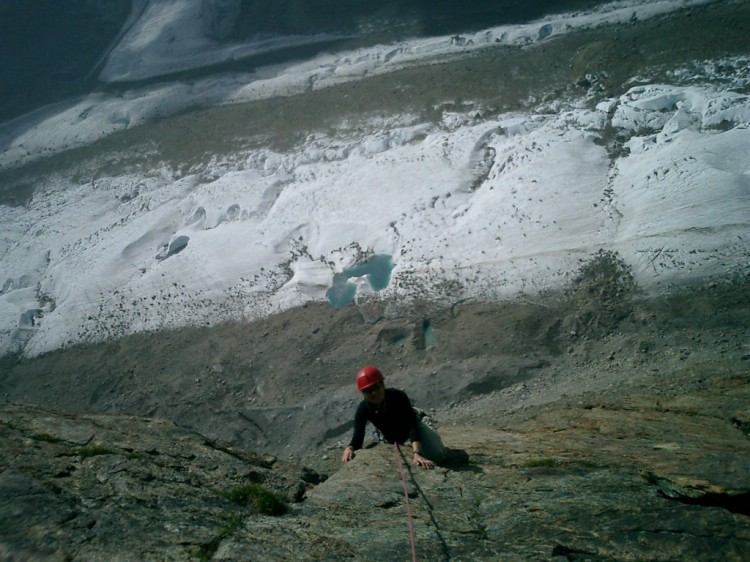 Klättring på klippa i alpin miljö på Riffelhorn, en bra förberedelse för Matterhorn.      Foto: Andreas Bengtsson