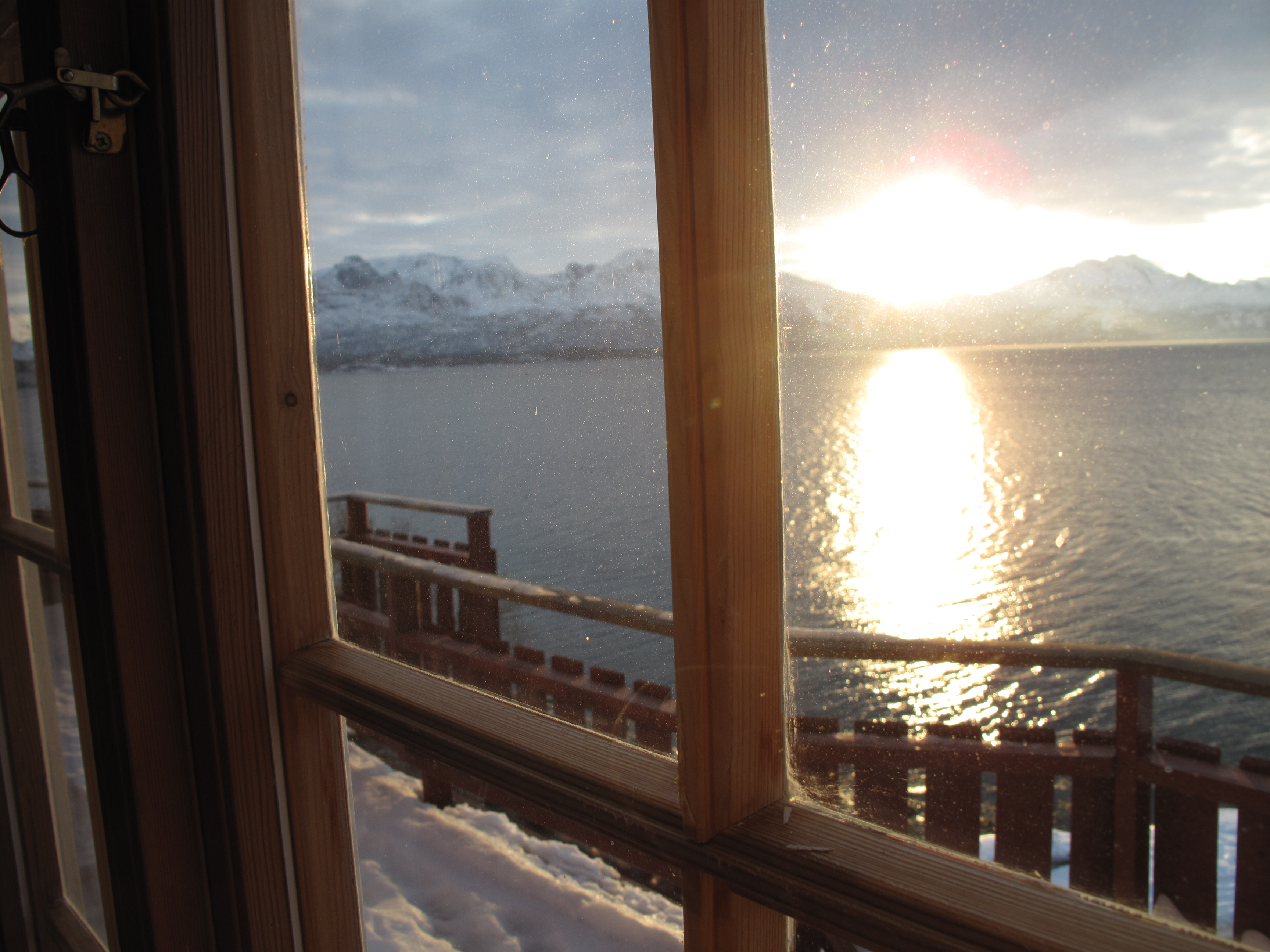 Utsikt från Trollviken Lodge mot Narviksfjellet och Sovande Drottningen. Foto: Magnus Strand