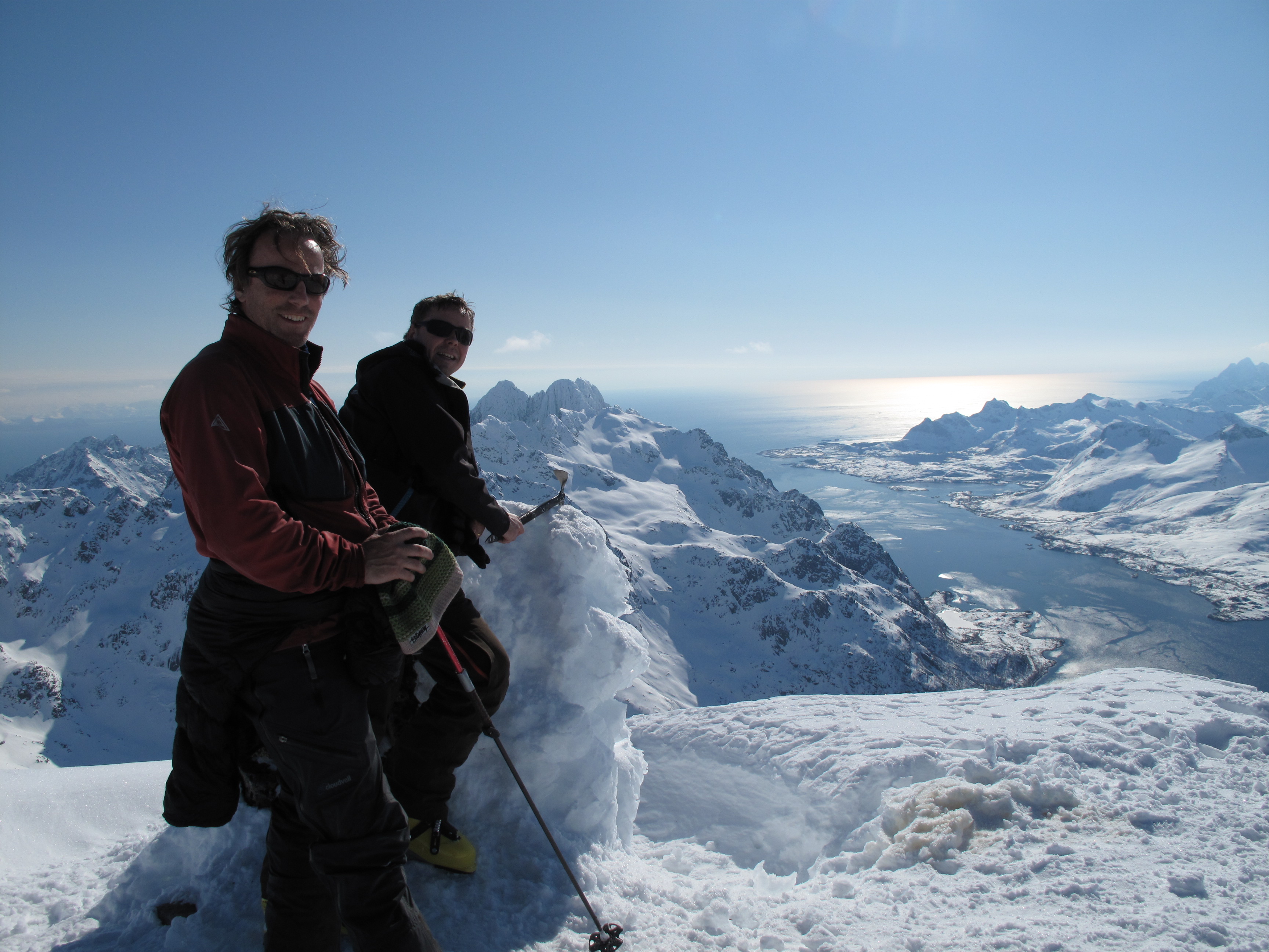 A daytirp to the summit of Geitgallen, Lofoten  Photo: Magnus Strand
