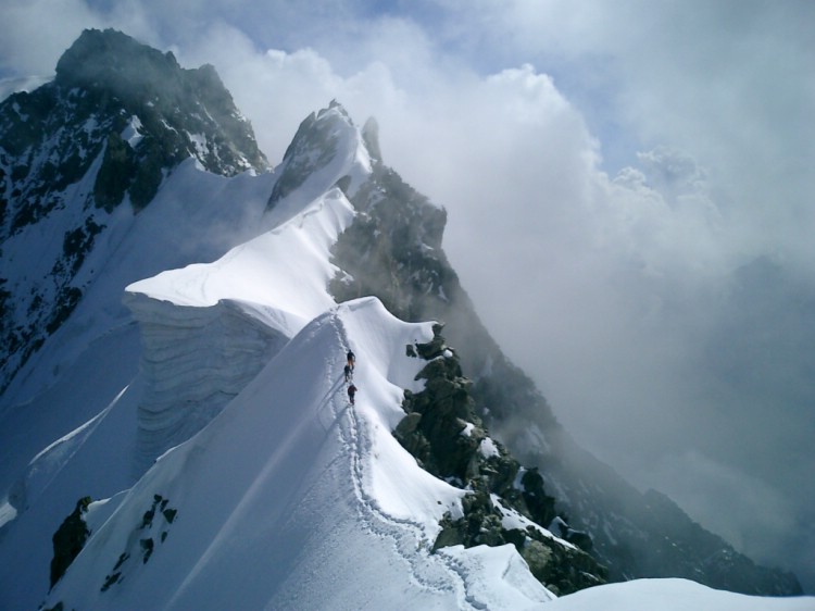 Klättring på Arete du Rochford, gränsen mellan Frankrike och Italien.         Foto: Andreas Bengtsson