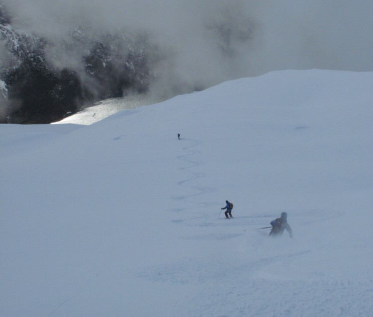 Skiing with fjord view. Close to Gratangen Hotell there are hundreds of ski touring and different lines to enjoy. From the summits you can see fjords in all directions.