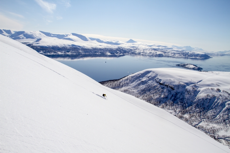 Ski touring med utsikt över fjordar kring Narvik