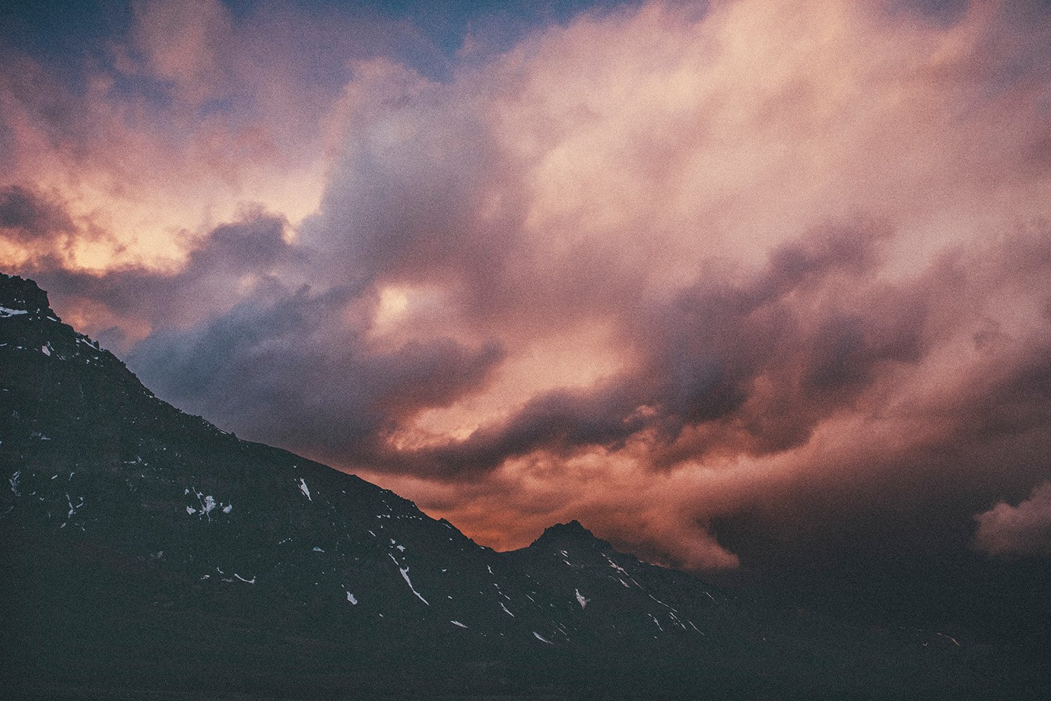 Dramatisk himmel i camp 2. Foto Emma Svensson