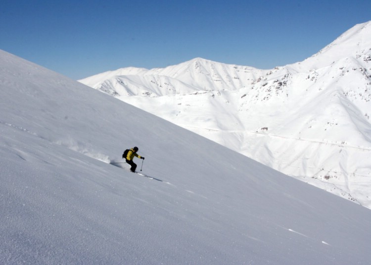 Jonas on a ski tour from Dizin to Darbandzar.     Photo: Andreas Bengtsson