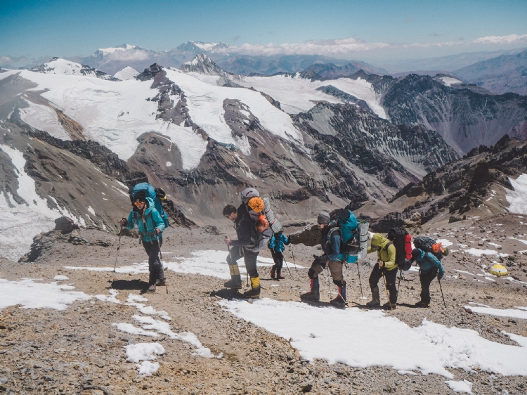 På väg upp till camp 3 på 6000 m. Foto Emma Svensson