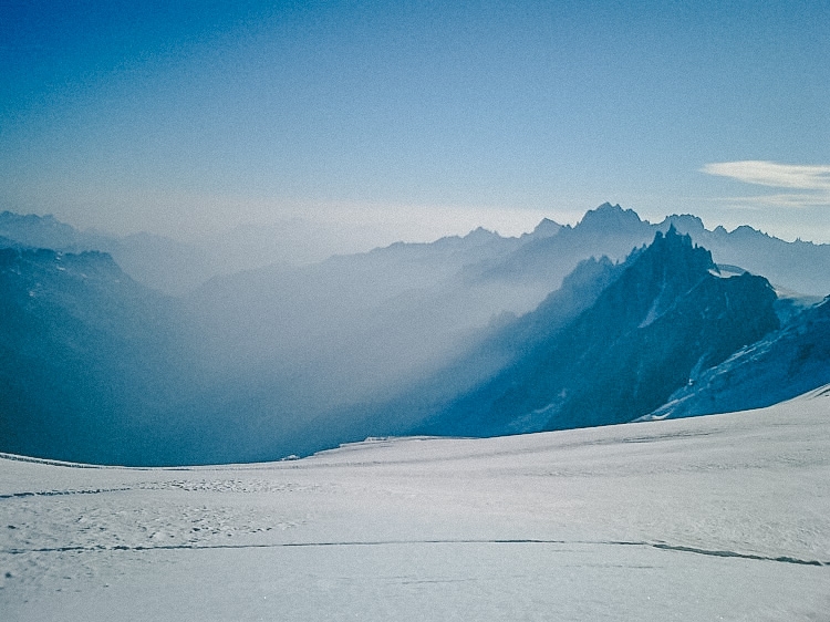 Chamonix dalen och Aig du Midi sett från Dome du Goutier. Foto: Andreas Bengtsson The Chamonix valley