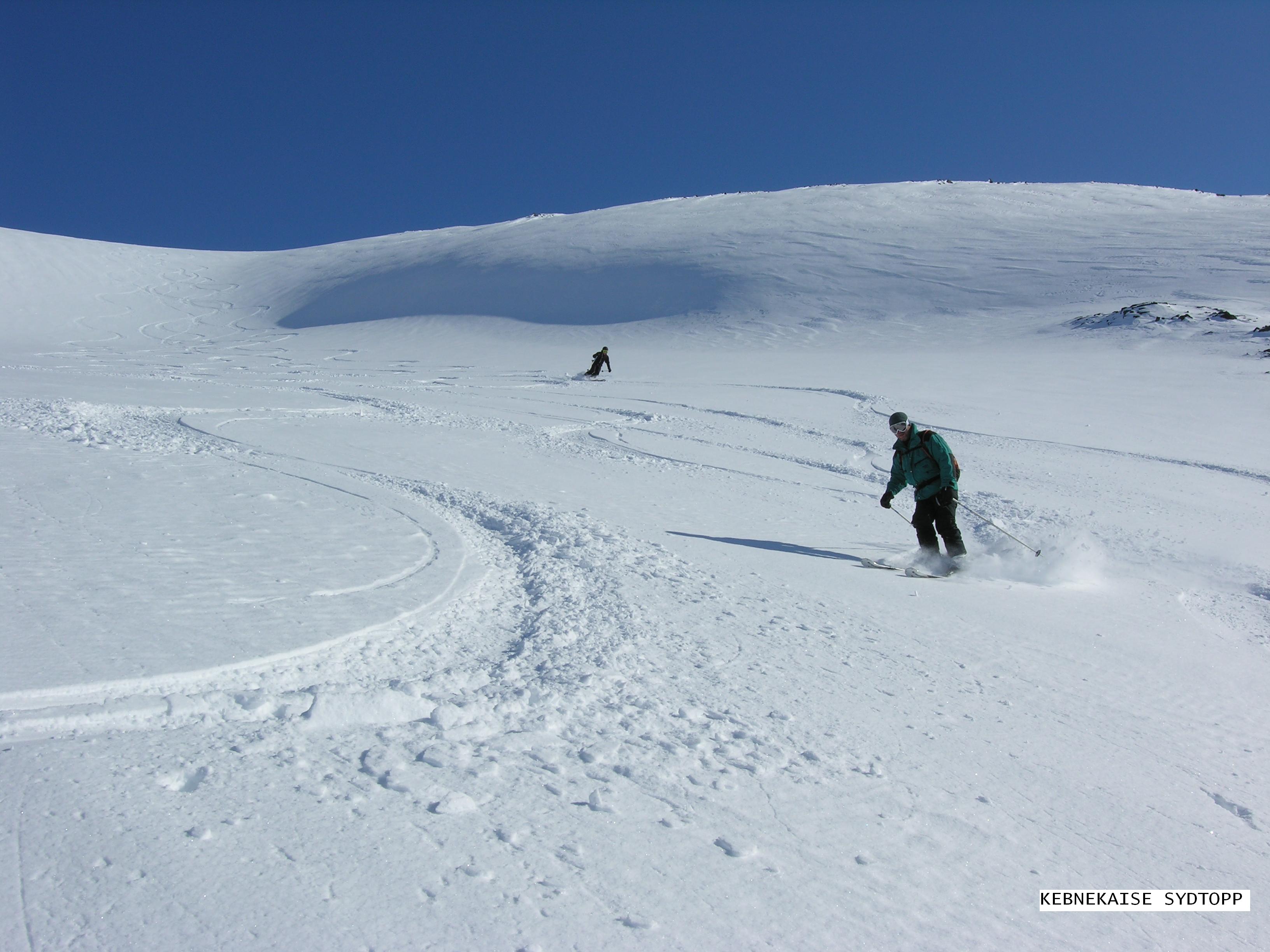 Powder skiing on Kebnekaise 4 of April 2009.    Photo: Peter Engstrm