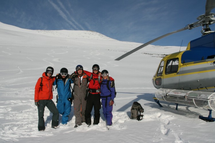The team and the helicopter, April 8th 2009. Photo: Andreas Bengtsson