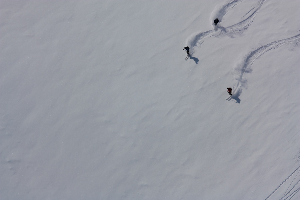  Heliski i Riksgrnsen, 14 april 2009. Foto: Carl Lundberg