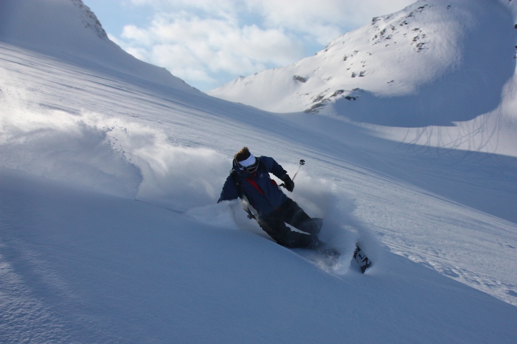 Niklas dammar p Gorsacohkka glaciren 14 april 2009! Foto: Carl Lundberg 