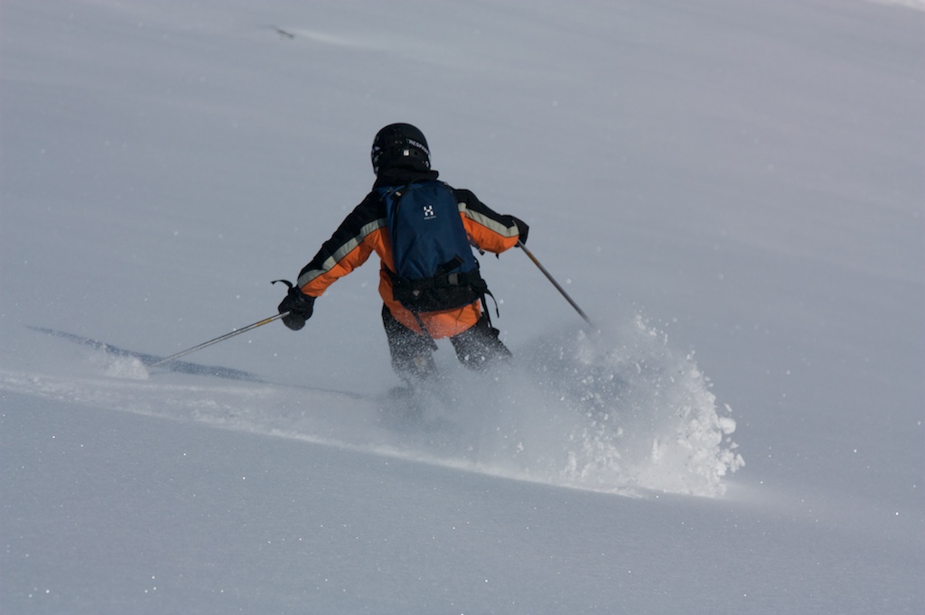  James 8 r kr heliski p Vassitjocka, 14 april 2009. Foto: Carl Lundberg