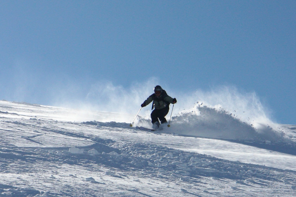 Finnish Freeride Team Heliski Riksgrnsen 18 april 2009. Foto: Carl Lundberg