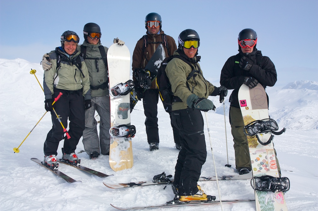 Finnish Freeride Team Heliski Riksgrnsen 18 april 2009. Foto: Carl Lundberg