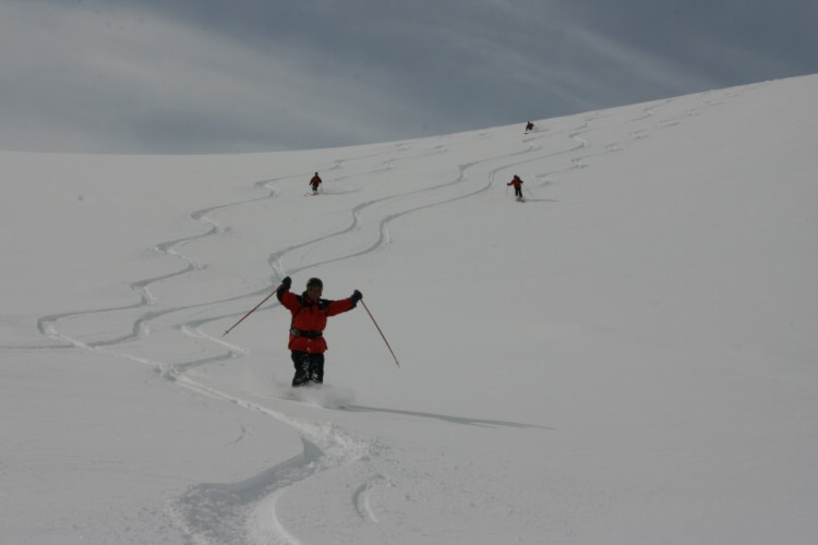 Powder on Vassitjocka. Heliski Riksgränsen, April 27, 2009. Photo: Andreas Bengtsson 