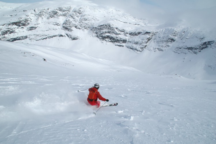 On Voitasriita. Heliski Riksgränsen, April 27, 2009. Photo: Andreas Bengtsson 