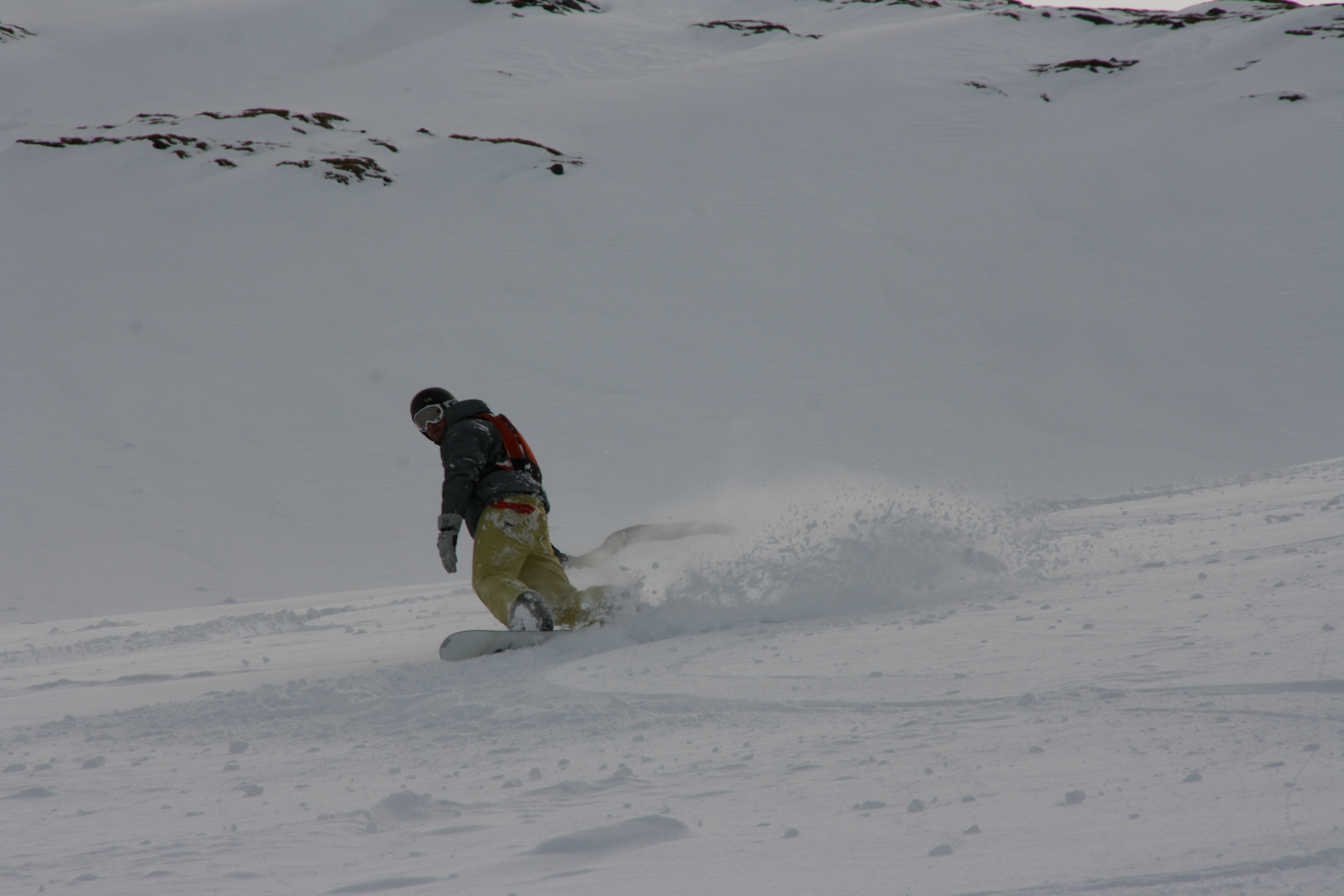 Heliski Riksgrnsen April 29, 2009. Photo: Andreas Bengtsson