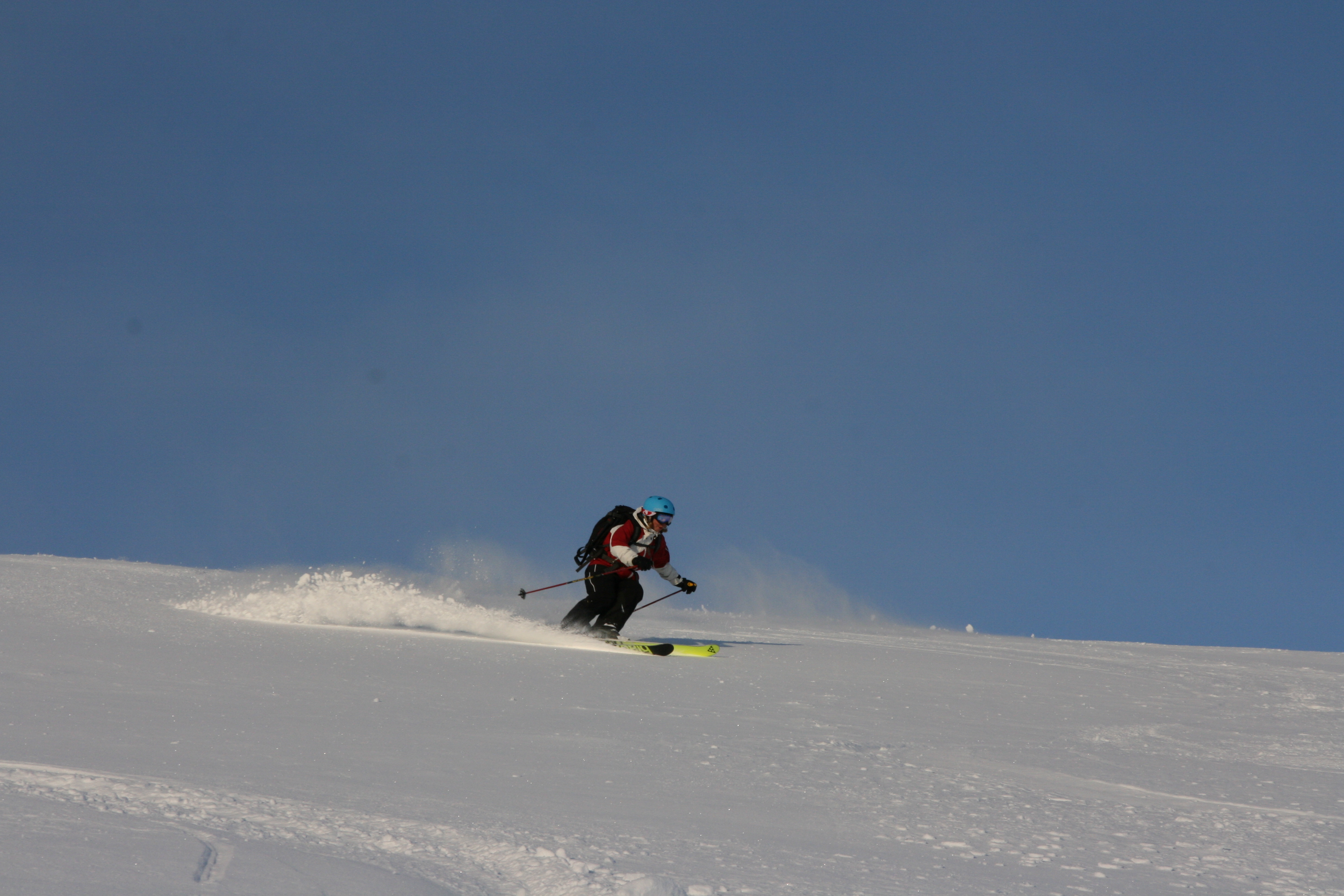 Karin p Ktotjocka. Heliski Riksgrnsen 29 april 2009. Foto: Andreas Bengtsson