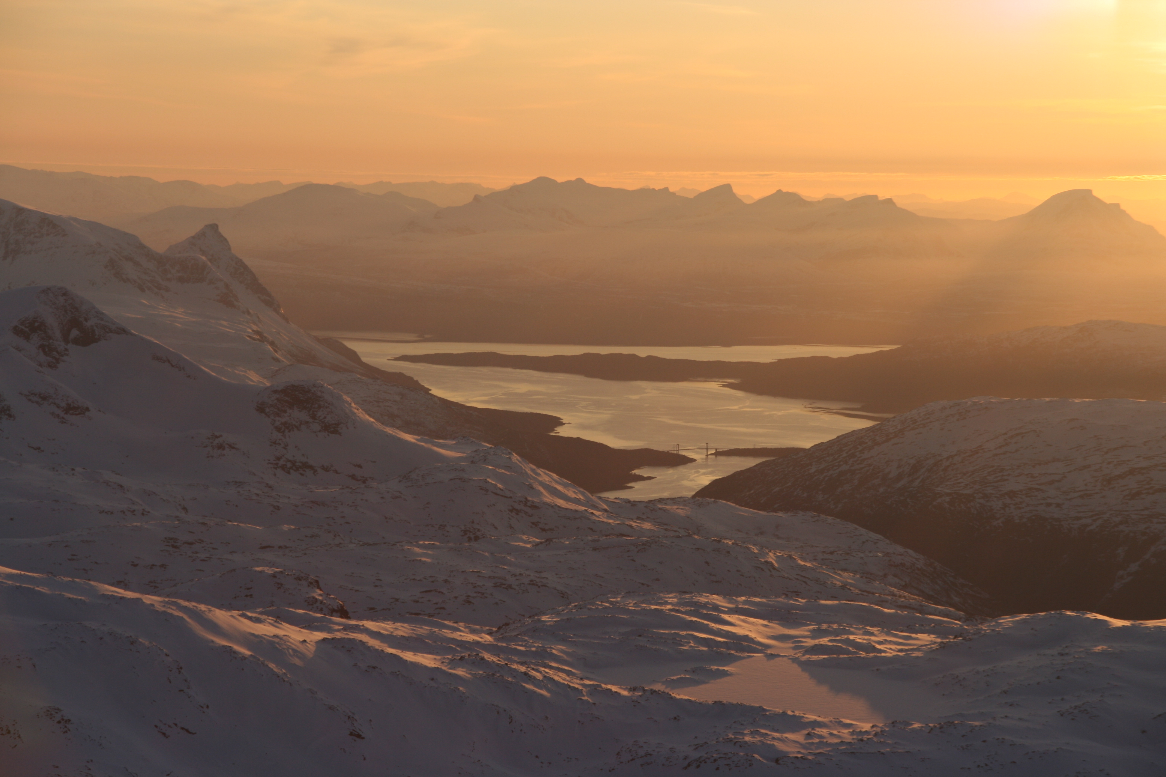 Evening light over the Rombackfjord on our way home. Heliski Riksgrnsen April 29, 2009. Photo: Andreas Bengtsson