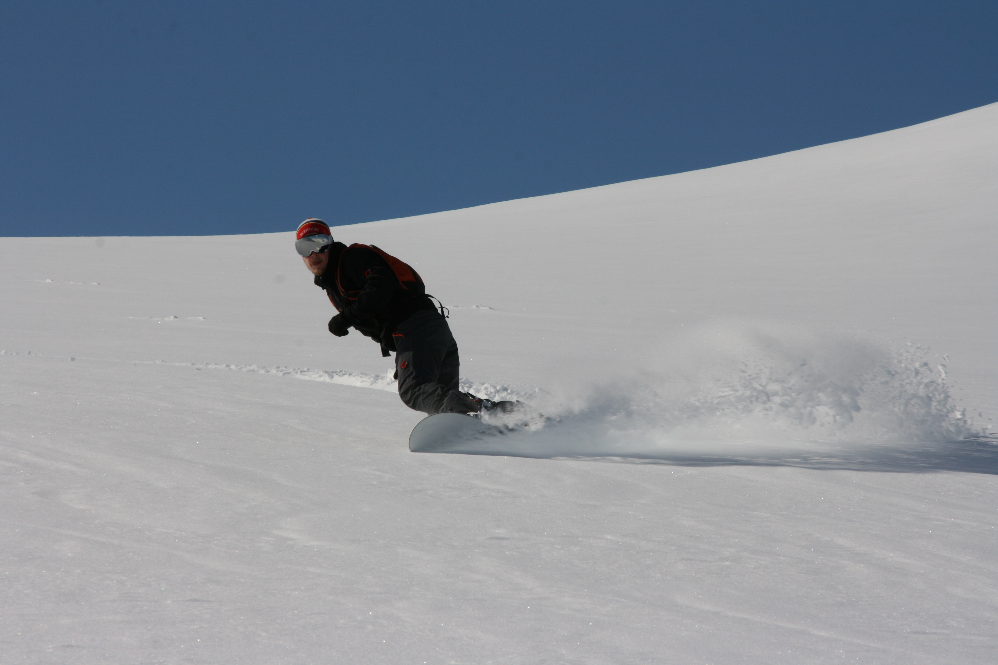 Heliski Riksgrnsen April 30, 2009. Photo: Andreas Bengtsson