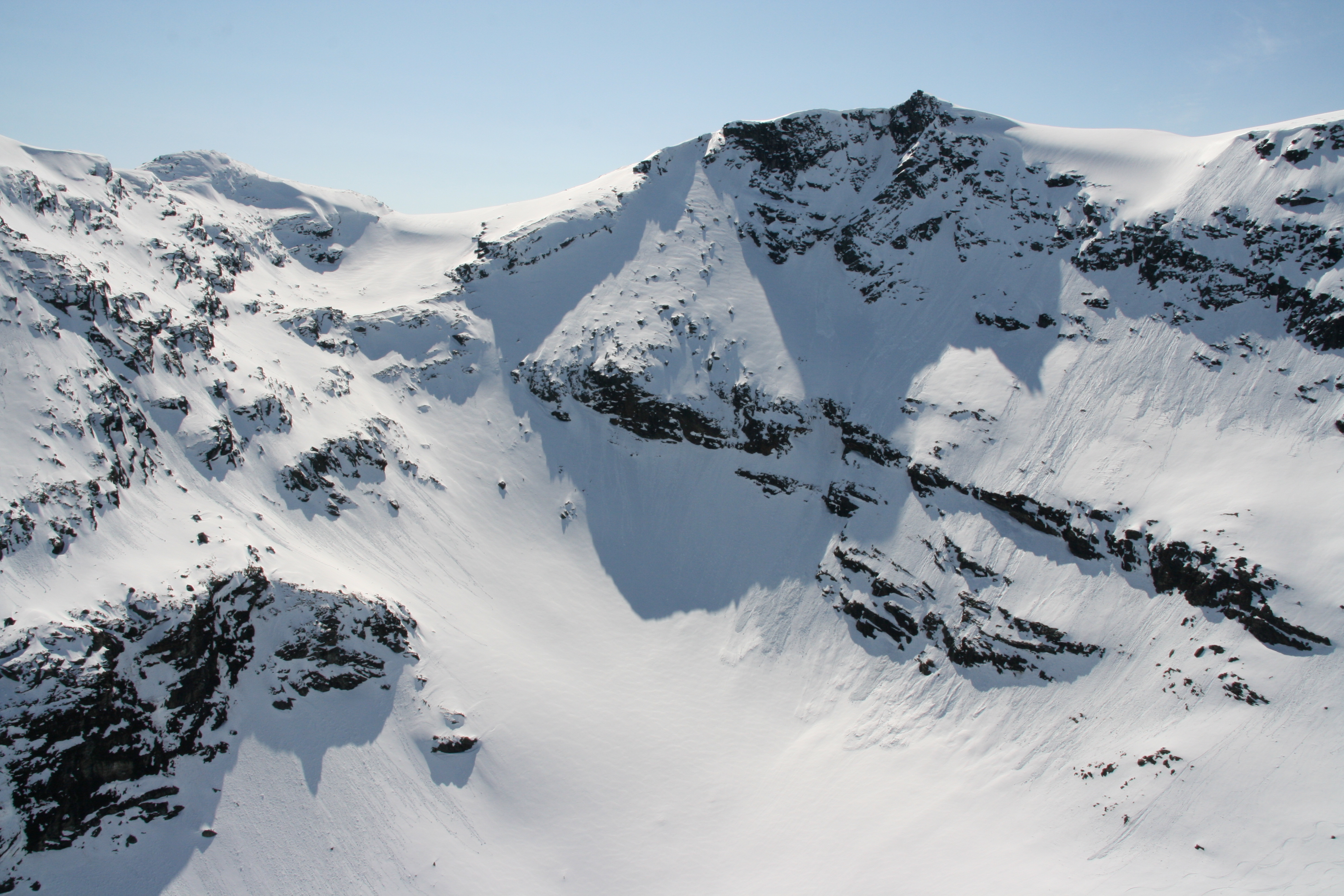 Voitasriita from above. Heliski Riksgrnsen May 15, 2009. Photo: Andreas Bengtsson