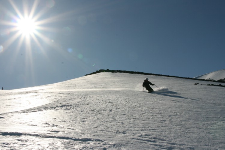 Spring snow on Kåtotjåkka. Heliski Riksgränsen May 16, 2009. Photo: Andreas Bengtsson