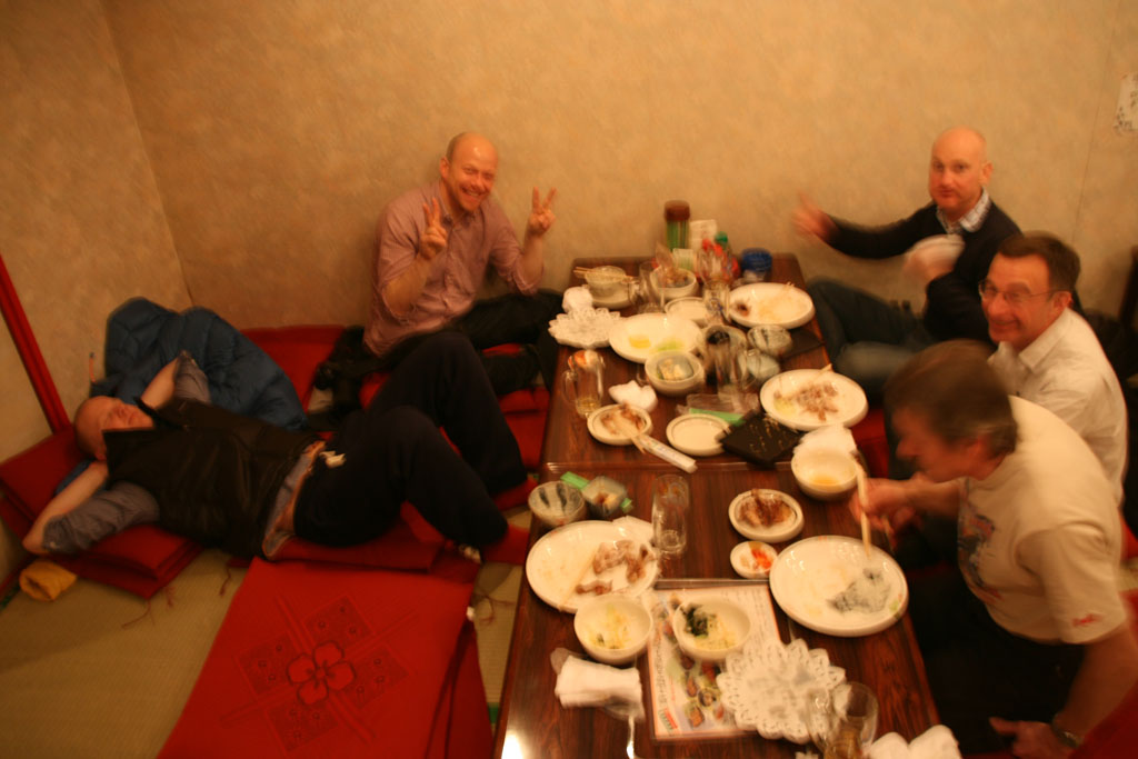 God mat, bad i varma kllor och puderskidkning. Hokkaido, Japan. 10e Januari 2010. Foto: Andreas Bengtsson 