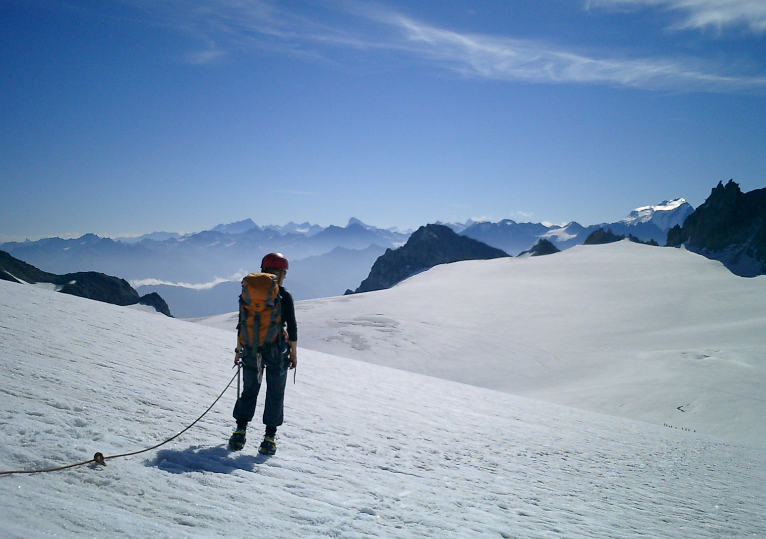 Crossing Glacier du Tour.         Photo: Andreas Bengtsson