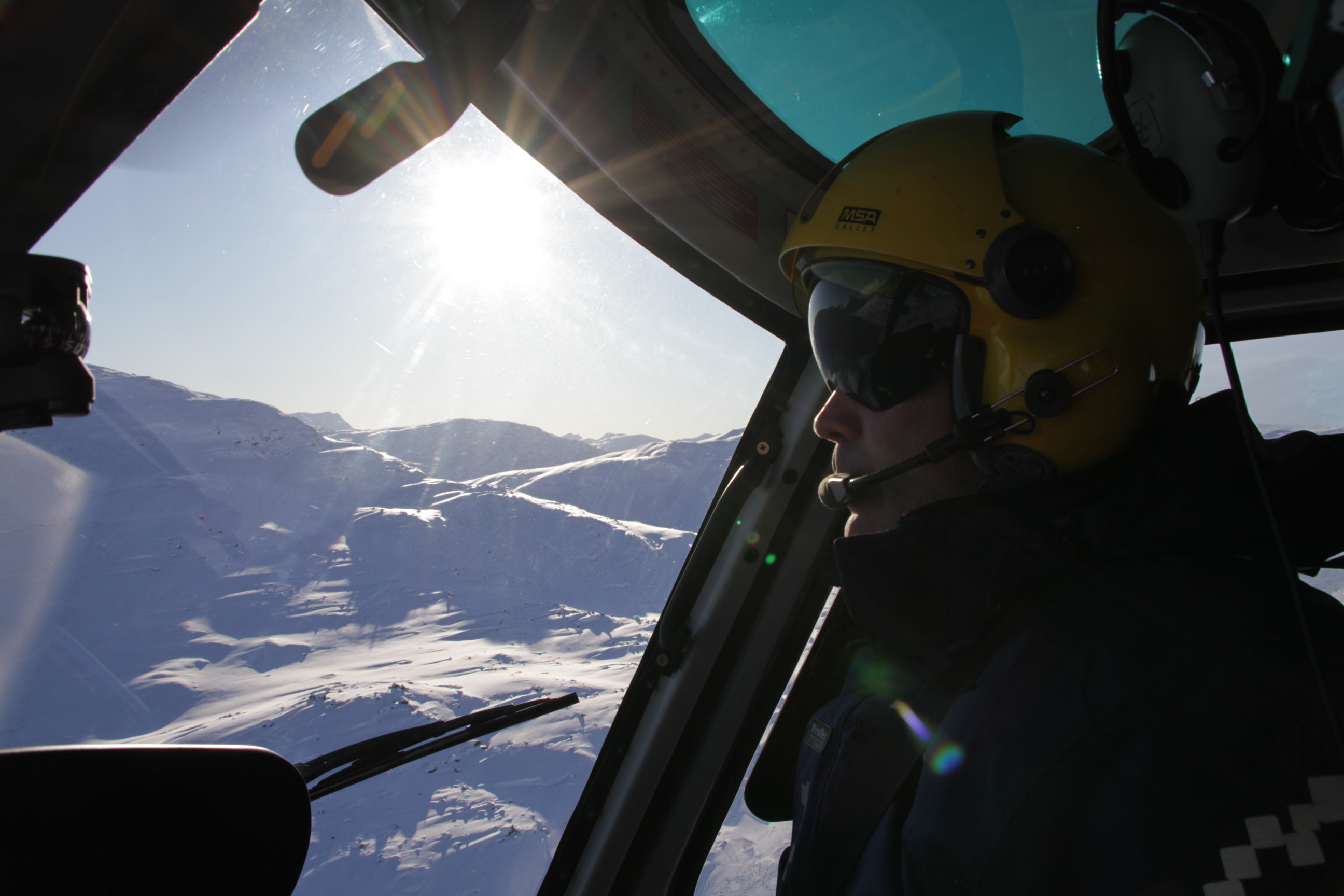 Start p heliski ssongen 2010. Pilot Ole Elvemo gr premirflygning fr ret. Foto: Andreas Bengtsson