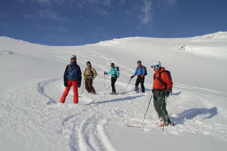 The first group of the day. March 18 2010 Photo: Andreas Bengtsson 