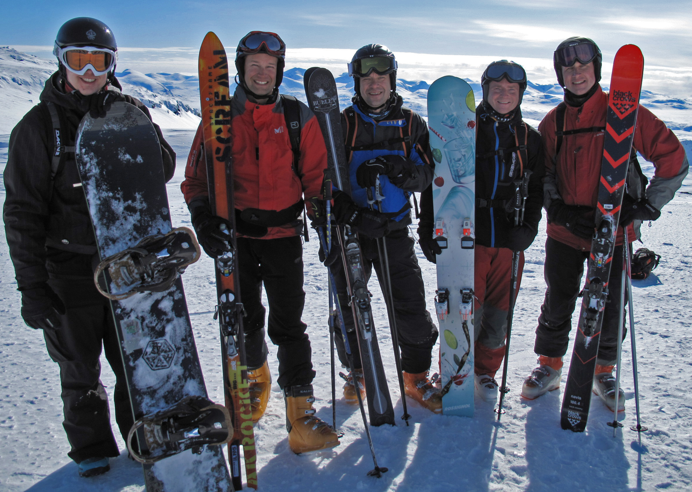 Each to their own ski tools! Heliskiing Riksgrnsen, 9th April 2010 Photo: Lisa Auer