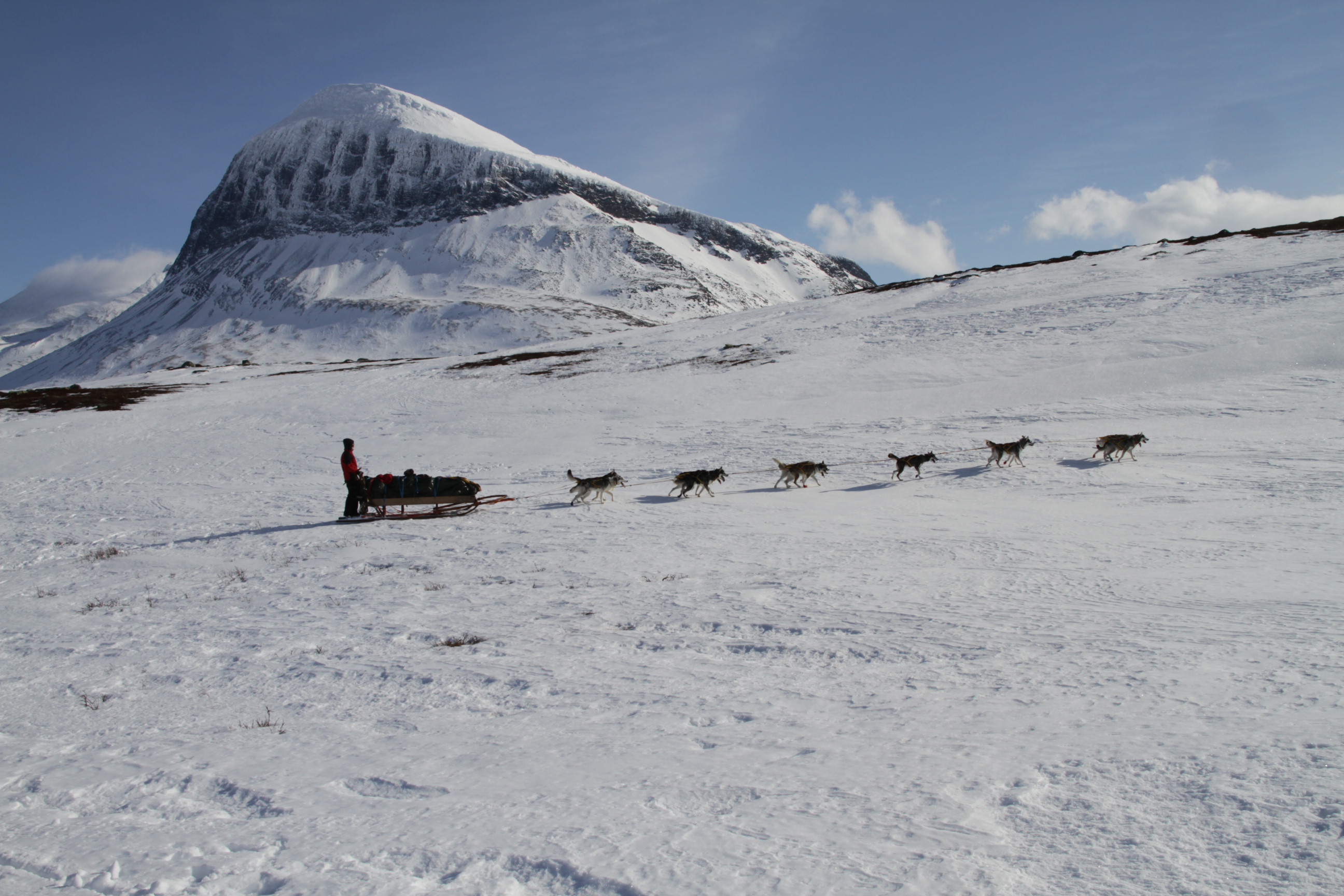 Ankommer till dagens lger. 7 April 2010. Foto Magnus Strand