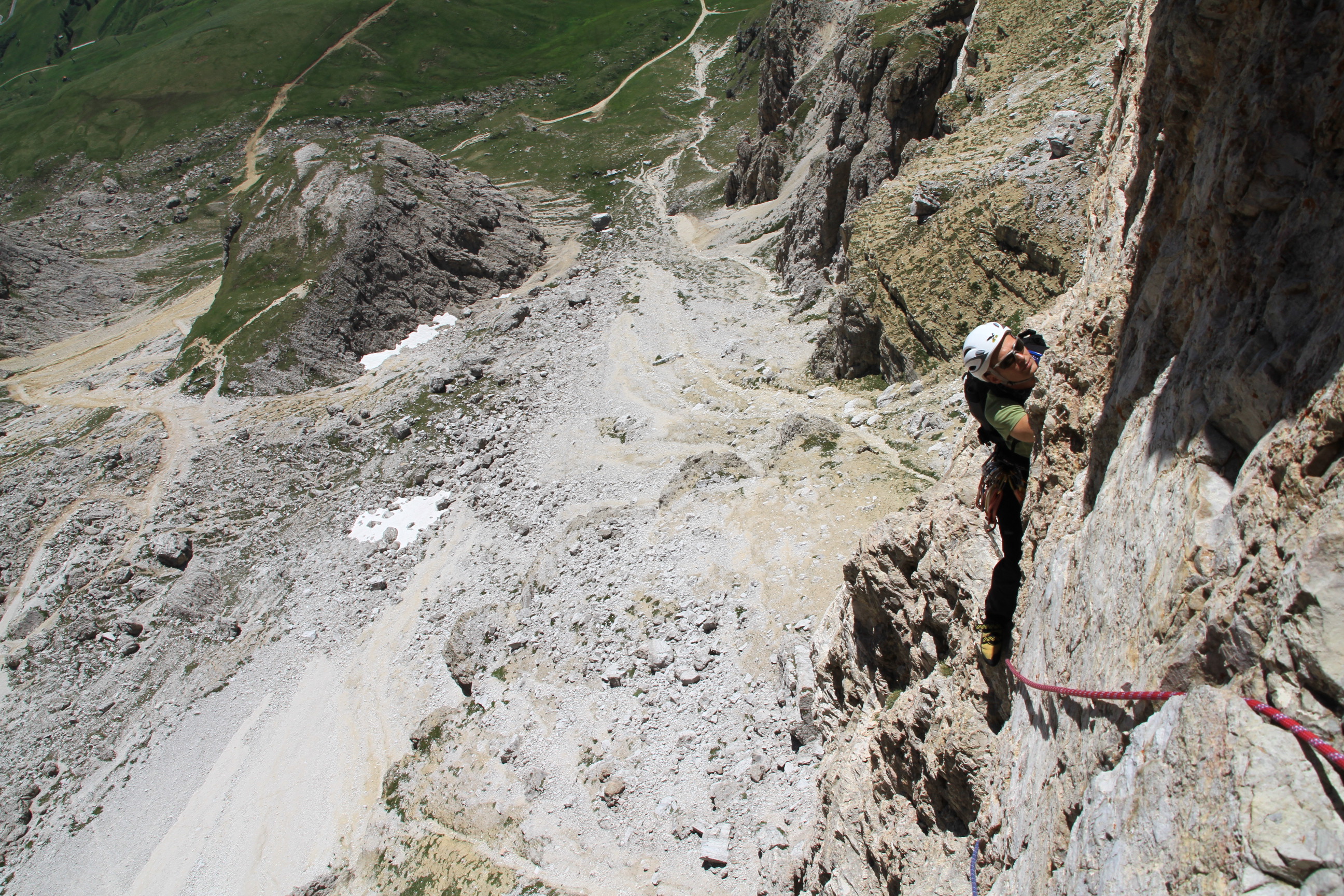 Anders Ljunggren following the 4th pitch at Mariakante on Piz Pordio.     July 8 2010 Photo: Andreas Bengtsson