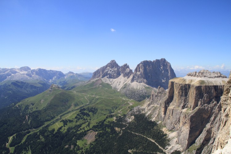 View over Punta Delle Cinque Dita from Piz Pordio.     July 8 2010 Photo: Andreas Bengtsson