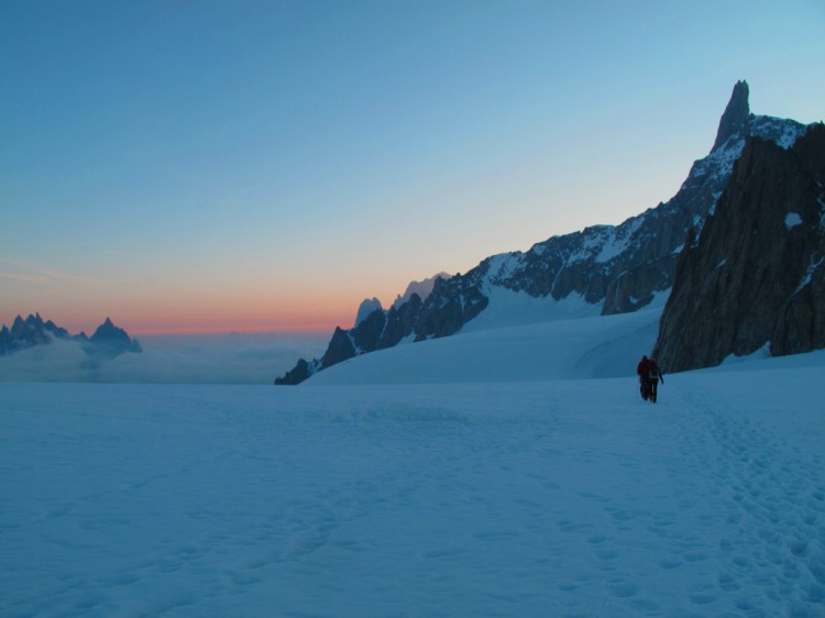 Morning light over Geant glacier. June 2010.       Photo: Magnus Strand